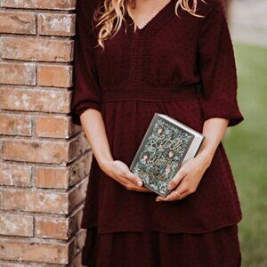 Selena dress in burgundy